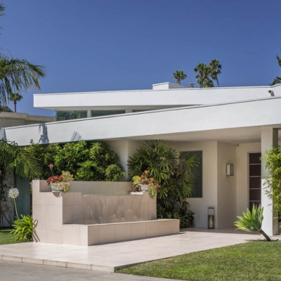 <a class=icon-e-link target=new href=http://marksinger.com/1003beverly>1003 Beverly Drive</a>